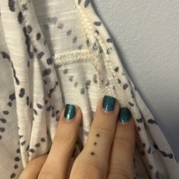 0424-10 Torrid Top with Peekaboo Sleeves - Picture 4 of 5